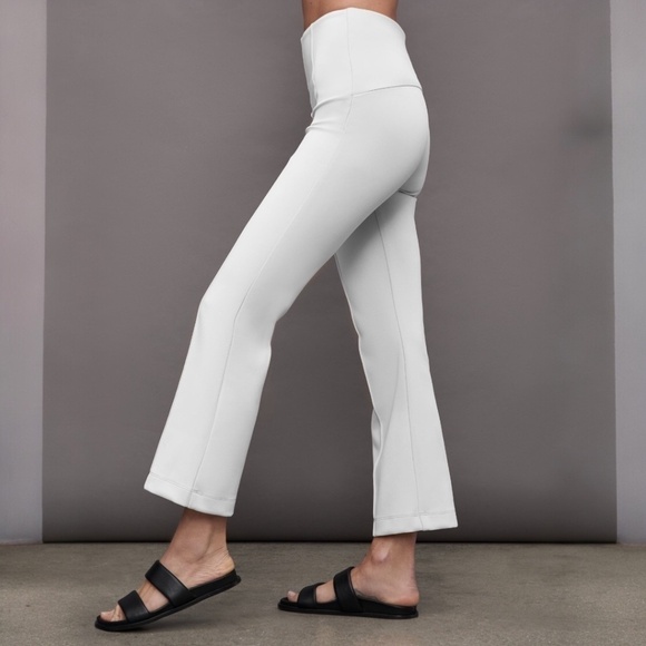 ONA - Kick Flare Pant in White Size M - Picture 4 of 11